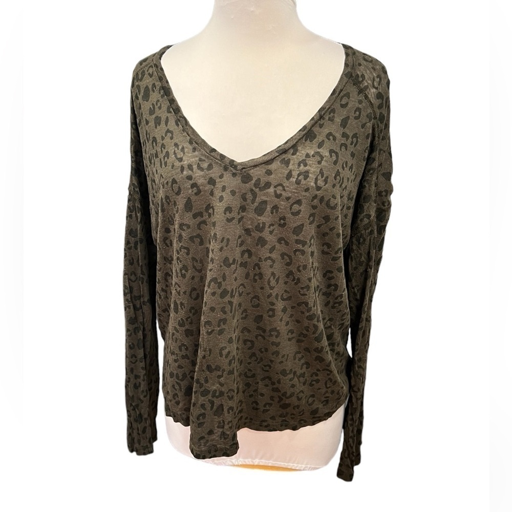 Rails Sami Olive Cheetah Long Sleeve V Neck - Large - Picture 1 of 7